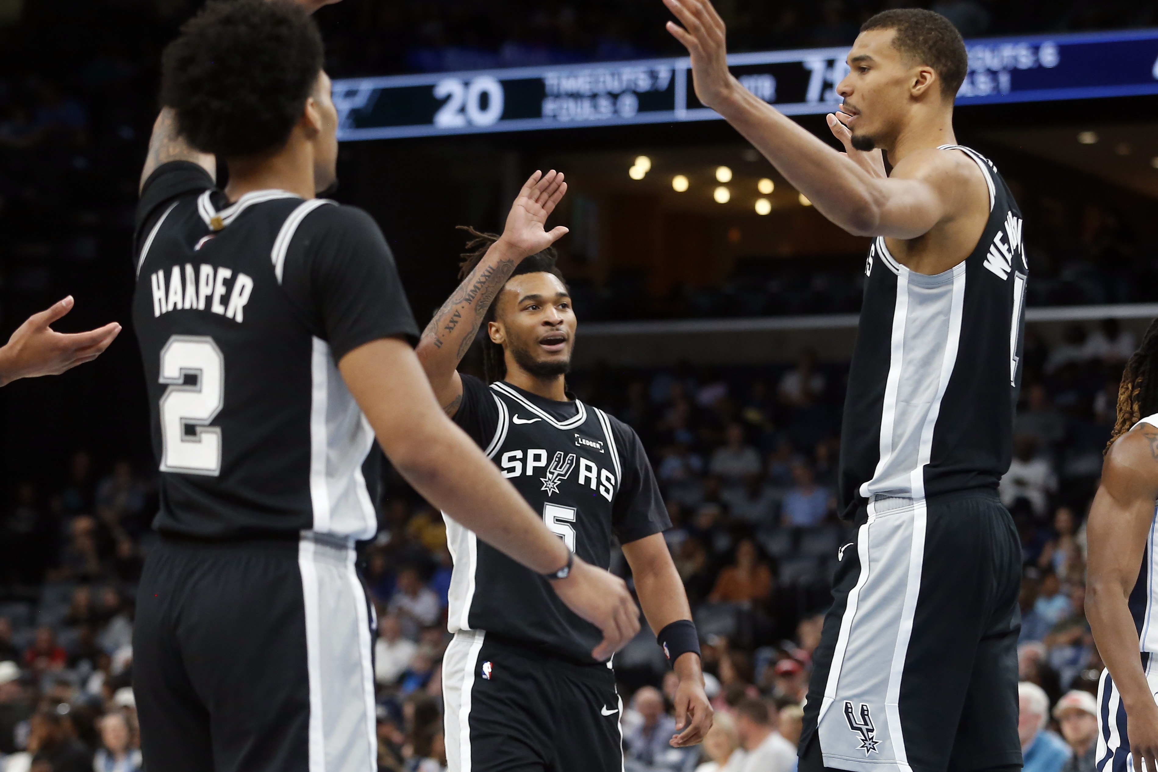 九游体育官网-NBA彩经：马刺大胜雄鹿 活塞力擒森林狼 爵士不敌太阳